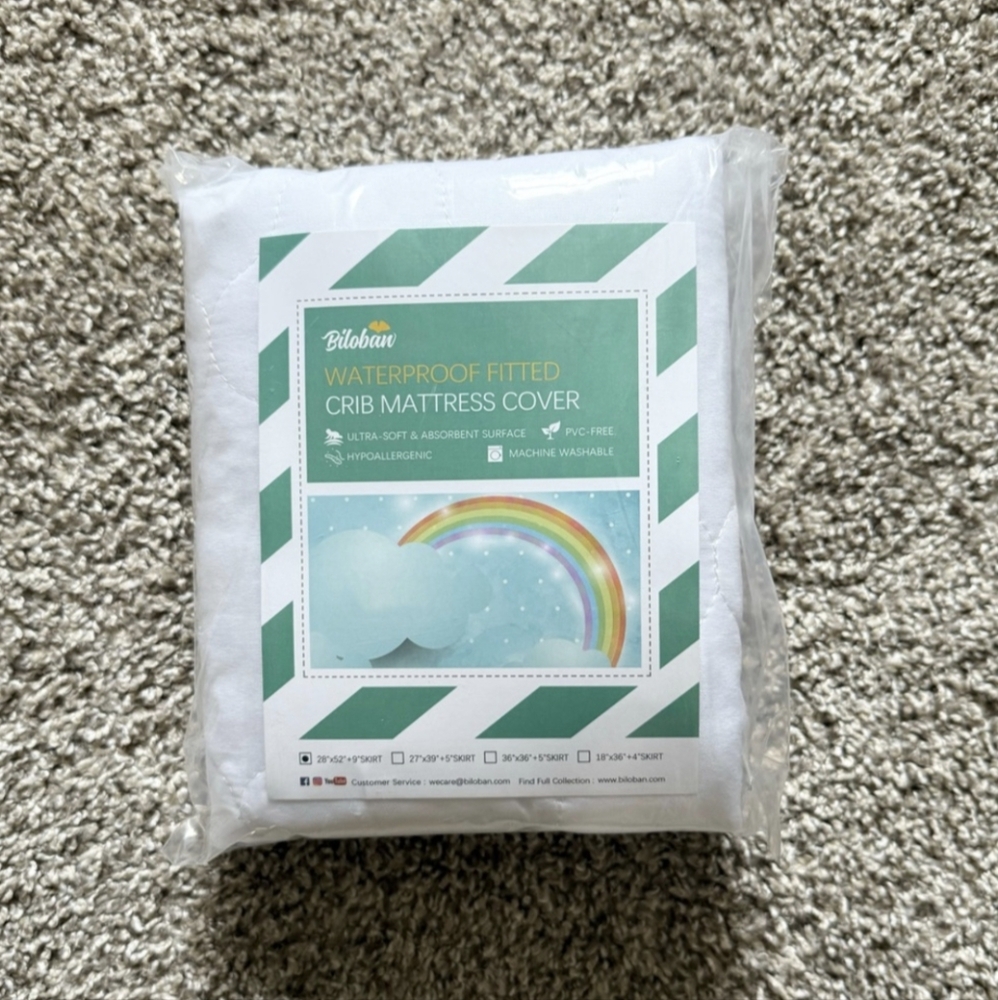 NWT Biloban Crib Mattress Cover